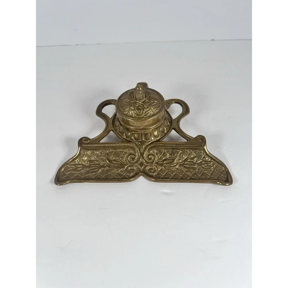 Inkwell Victorian /‎ Colonial Style Ornate Cast Solid Brass With Pen Holder